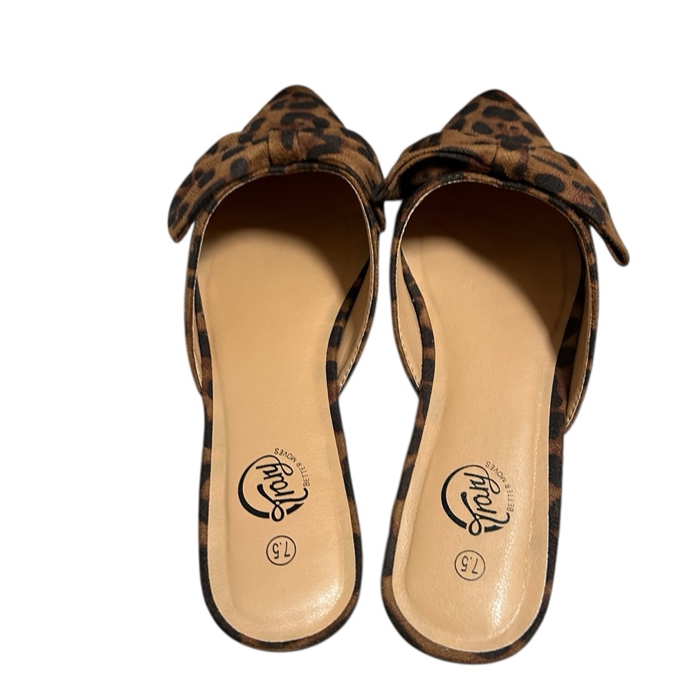 Leopard Pointed Bow Slip On Mules - Picture 3 of 6